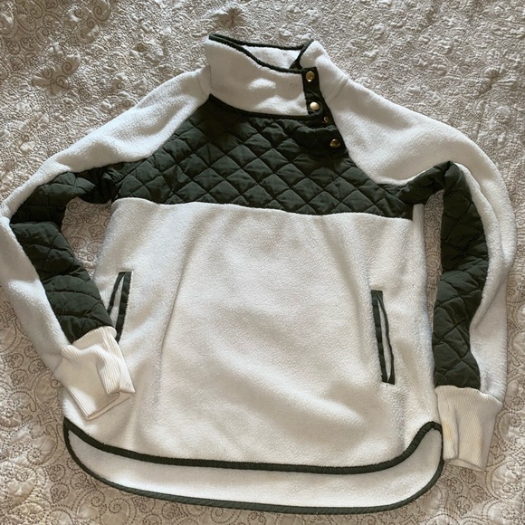 Abercrombie & Fitch Asymmetrical Quilted Sweater - Picture 4 of 7